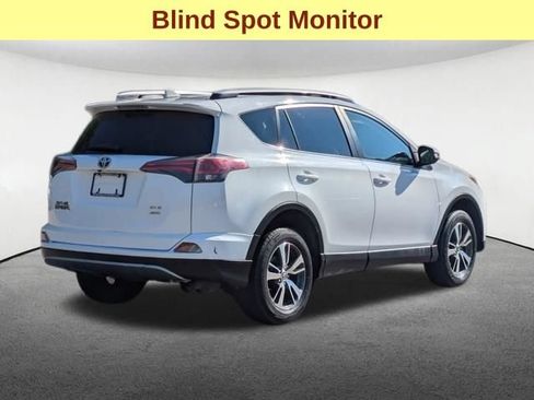 Used 2018 Toyota RAV4 XLE AWD/4WD image 5