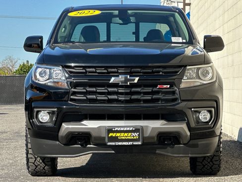Used 2022 Chevrolet Colorado Z71 w/ Z71 Midnight Edition image 9