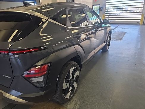 Used 2024 Hyundai Kona Limited AWD/4WD image 3