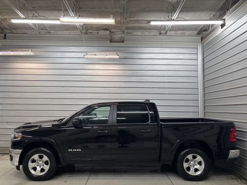 Used 2025 RAM 1500 Big Horn AWD/4WD image 8
