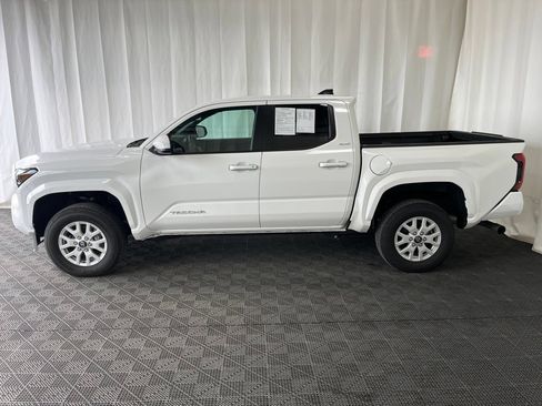 Used 2026 Toyota Tacoma SR5 AWD/4WD image 25