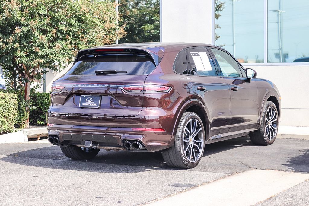 Used 2023 Porsche Cayenne AWD/4WD image 8