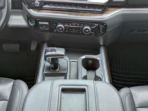 Used 2022 GMC Sierra 1500 Elevation w/ Elevation Premium Package AWD/4WD image 19