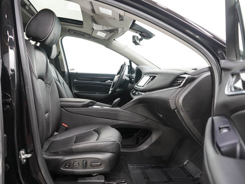 Used 2021 Buick Enclave Avenir w/ Avenir Technology Package AWD/4WD image 11