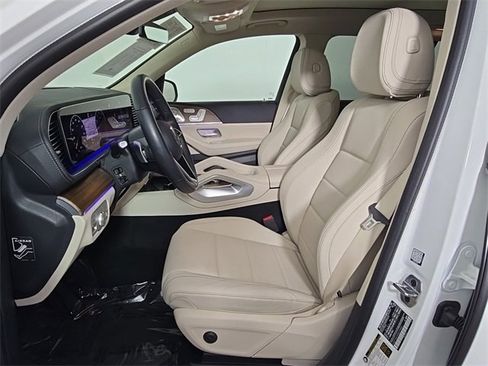 Certified 2025 Mercedes-Benz GLS 450 4MATIC image 5