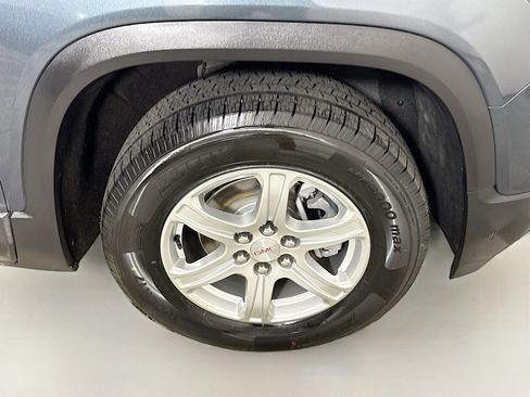 Used 2019 GMC Acadia SLE image 32