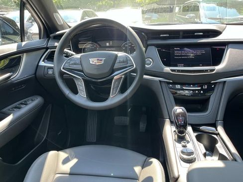 New 2025 Cadillac XT5 Premium Luxury image 12