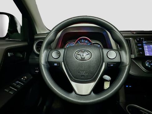 Used 2016 Toyota RAV4 LE image 10