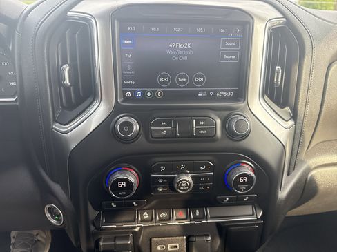 Used 2022 Chevrolet Silverado 2500 LT w/ Convenience Package AWD/4WD image 25