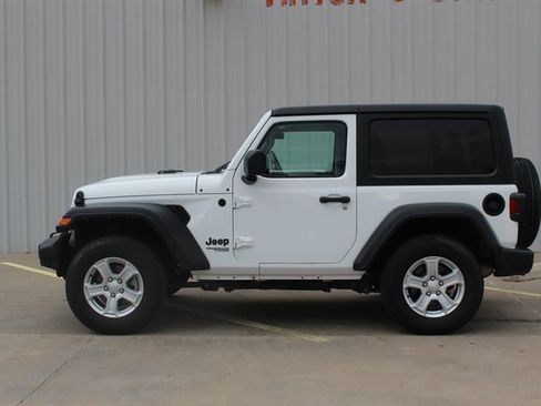 Used 2021 Jeep Wrangler Sport S image 2