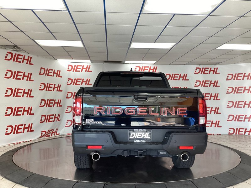 Used 2025 Honda Ridgeline Black Edition image 6