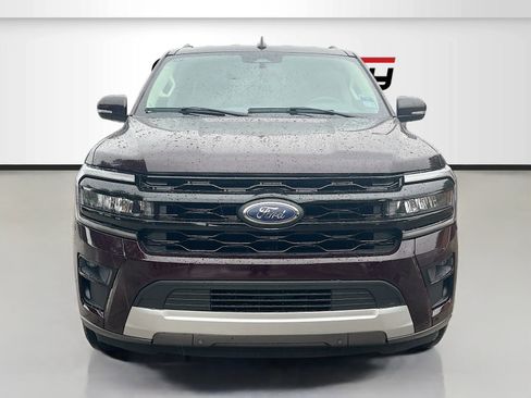 Used 2024 Ford Expedition XLT RWD image 2
