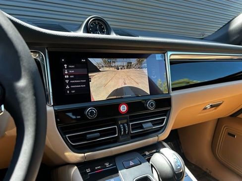 Certified 2026 Porsche Macan image 9