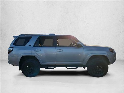 Used 2018 Toyota 4Runner SR5 image 4