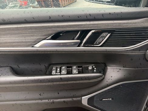 Used 2024 Jeep Wagoneer Series II w/ Flexible Seating Group image 13