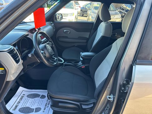 Used 2014 Kia Soul image 11