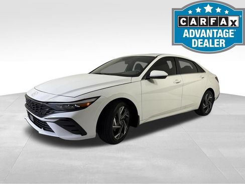 Certified 2025 Hyundai Elantra SEL FWD image 1