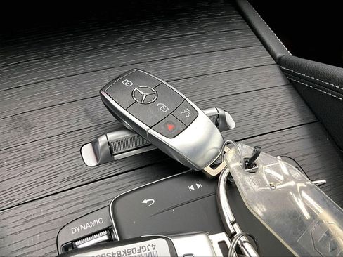 Used 2026 Mercedes-Benz GLS 450 4MATIC image 12