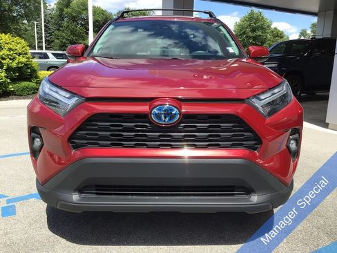 Used 2024 Toyota RAV4 XLE Premium w/ Weather Package AWD/4WD image 15