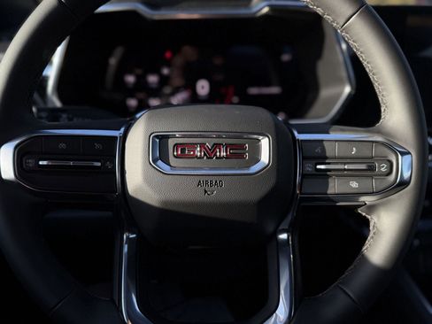 New 2026 GMC Canyon Elevation w/ Convenience Package image 16