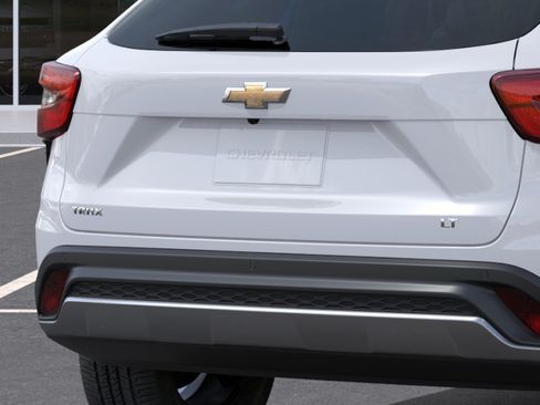 New 2026 Chevrolet Trax LT w/ Driver Confidence Package FWD image 14