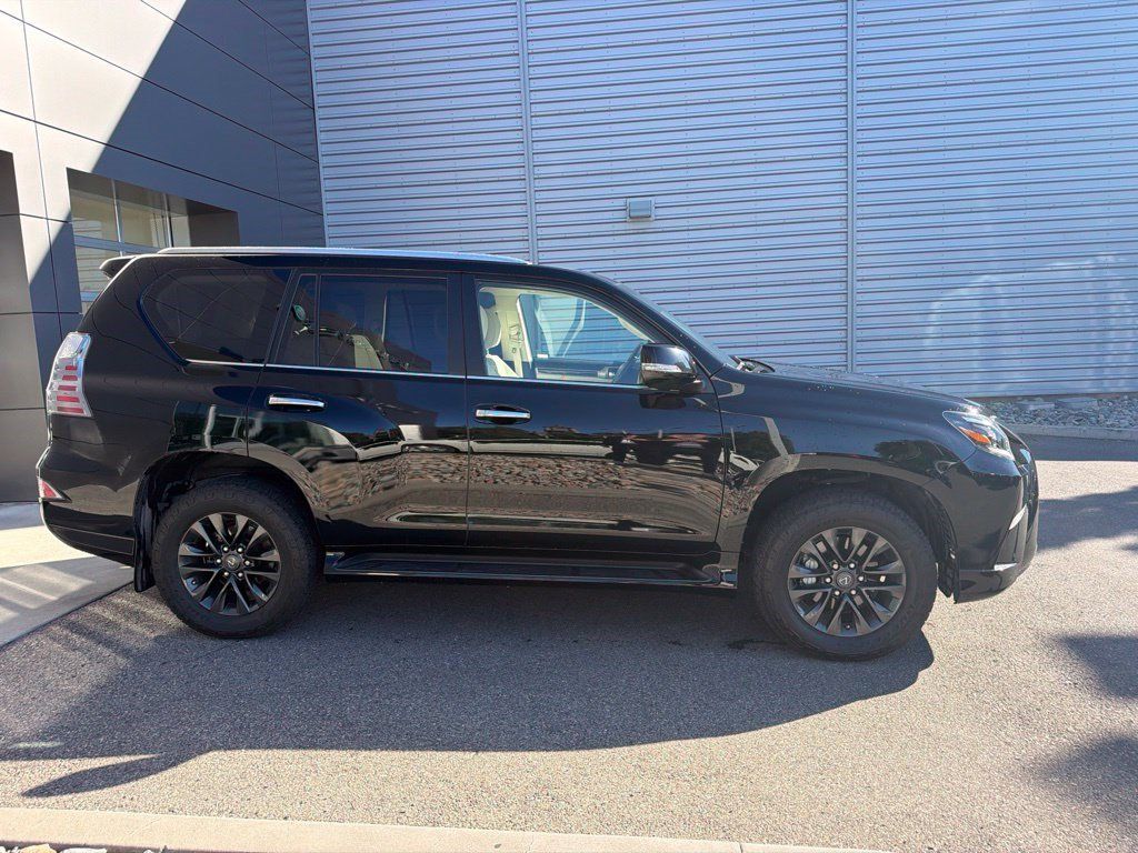 Used 2021 Lexus GX 460 Premium w/ Premium Plus Package AWD/4WD image 4