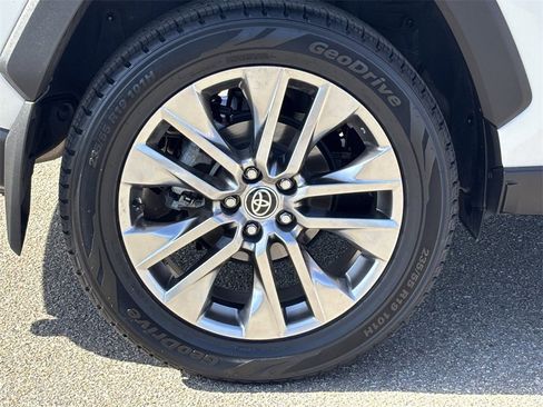 Certified 2022 Toyota RAV4 XLE Premium image 12