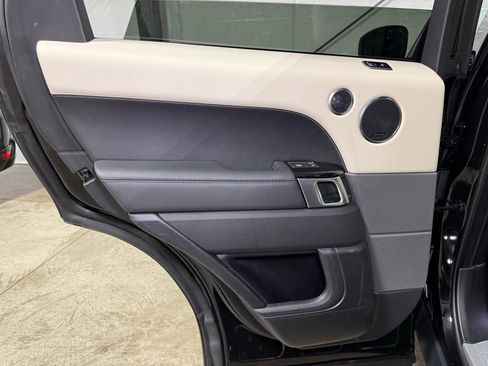 Used 2020 Land Rover Range Rover Sport HSE image 38