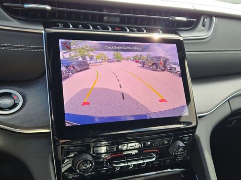 New 2025 Jeep Grand Cherokee L Overland w/ Luxury Tech Group IV image 34