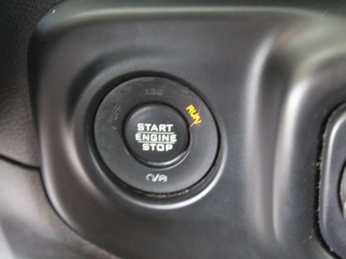 Used 2018 Jeep Wrangler Unlimited Sahara AWD/4WD image 34
