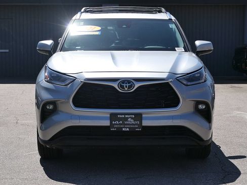 Used 2021 Toyota Highlander XLE FWD image 8