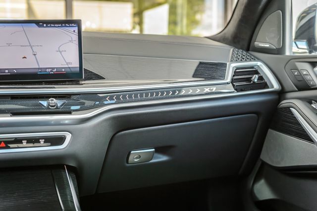 Used 2024 BMW X7 xDrive40i w/ Executive Package AWD/4WD image 37