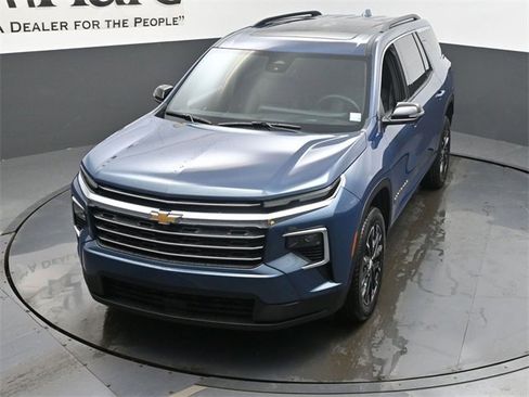 New 2026 Chevrolet Traverse LT w/ Sun and Wheel Package image 25