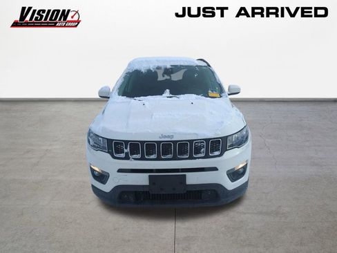 Used 2019 Jeep Compass Latitude w/ Cold Weather Group image 2