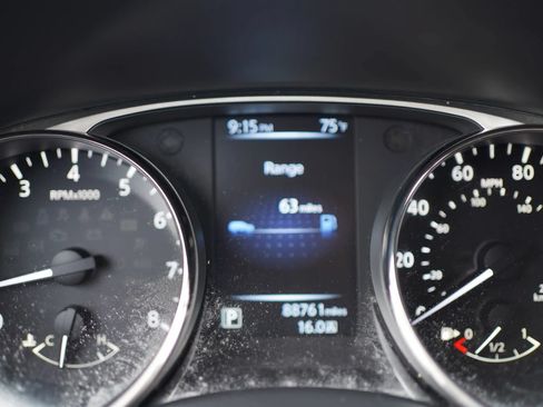 Used 2016 Nissan Rogue SV FWD image 15