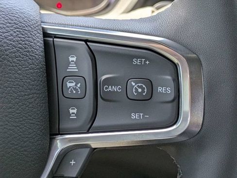 New 2026 RAM 2500 Laramie AWD/4WD image 26