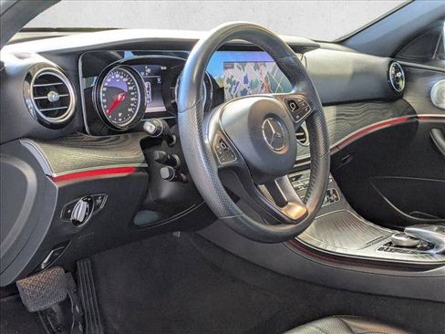 Used 2018 Mercedes-Benz E 400 4MATIC Sedan image 2
