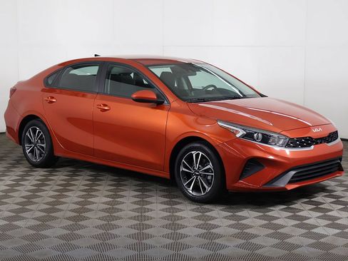 Used 2023 Kia Forte LXS FWD image 2