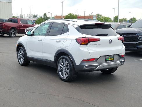 Used 2023 Buick Encore GX Essence w/ Advanced Technology Package FWD image 3