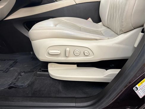 Used 2022 Buick Enclave Avenir w/ Avenir Technology Package AWD/4WD image 24