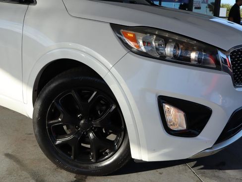 Used 2016 Kia Sorento SX image 4