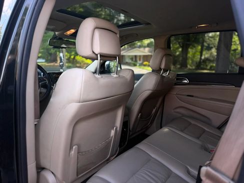 Used 2015 Jeep Grand Cherokee Limited AWD/4WD image 11