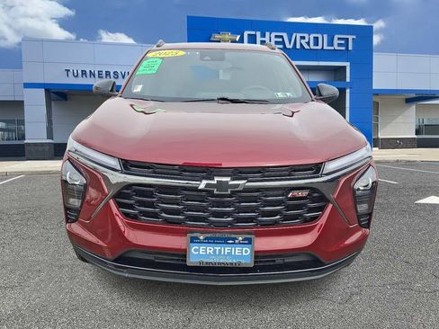Certified 2025 Chevrolet Trax RS w/ Driver Confidence Package image 2