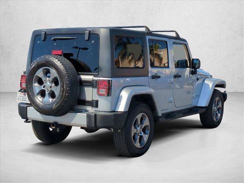 Used 2012 Jeep Wrangler Unlimited Sahara w/ Connectivity Group image 5