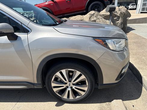 Used 2020 Subaru Ascent Limited w/ Popular Package #3 AWD/4WD image 4
