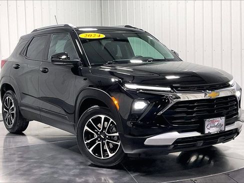 Used 2024 Chevrolet TrailBlazer LT image 3