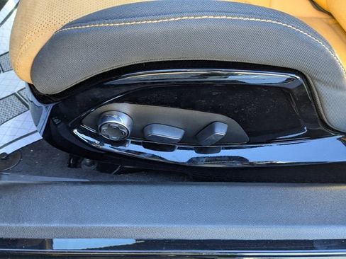 Used 2023 Chevrolet Corvette Stingray Premium Conv w/ Z51 Performance Package image 15