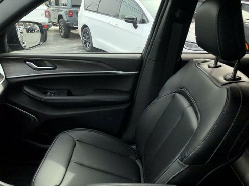 New 2026 Jeep Grand Cherokee Limited AWD/4WD image 32