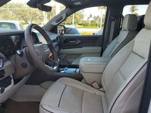 Certified 2025 GMC Yukon XL Denali image 21