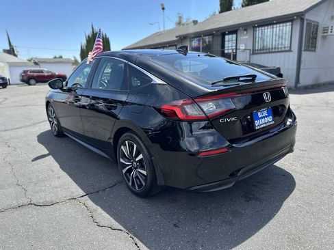 Used 2023 Honda Civic EX-L image 4